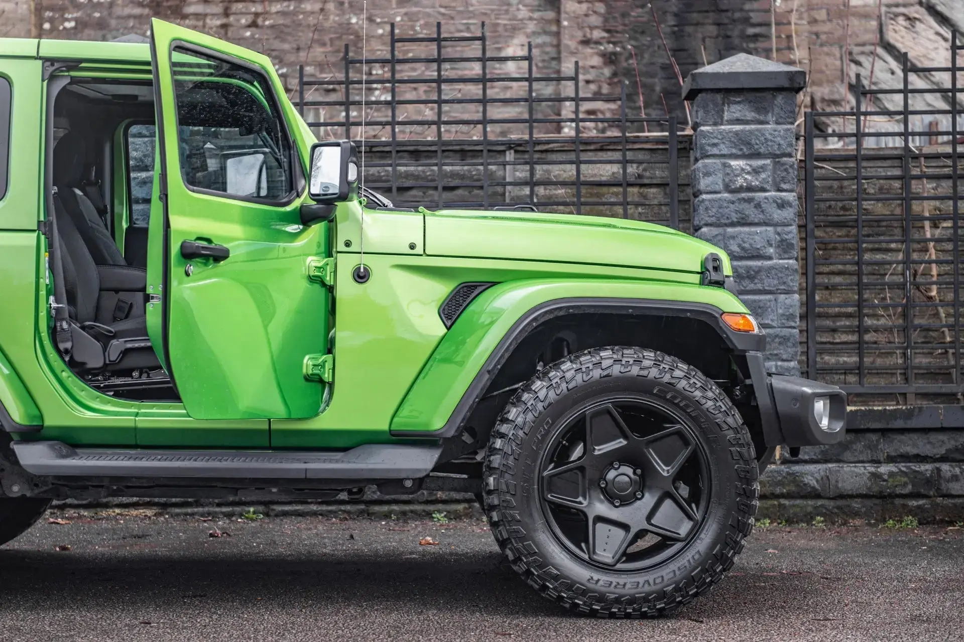 Jeep Wrangler JL (2018 Onwards) RS-Forged Alloy Wheels - Mondial Retro - Image 4