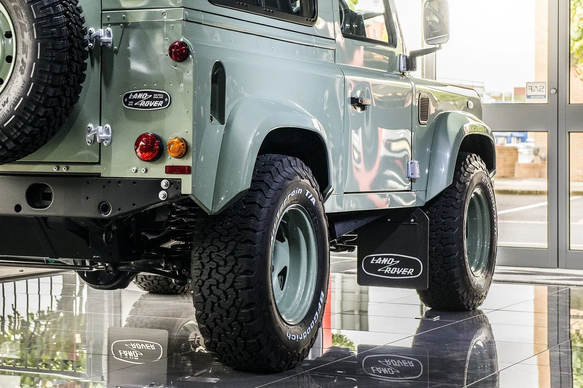 Land Rover Defender (1991-2016) Steel Wheels - 1947 Heritage - Image 11