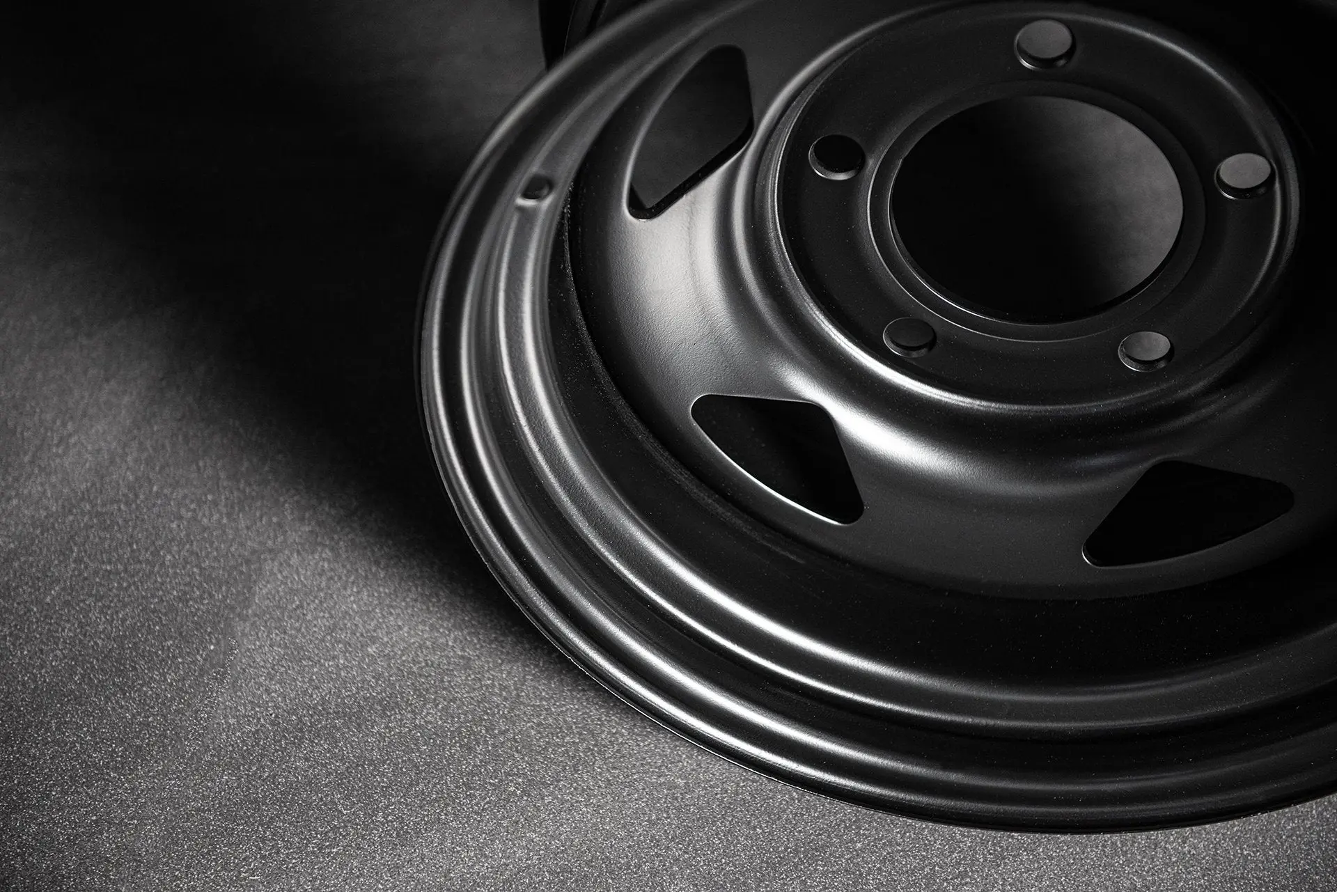 Land Rover Defender (1991-2016) Steel Wheels - 1947 Heritage - Image 24