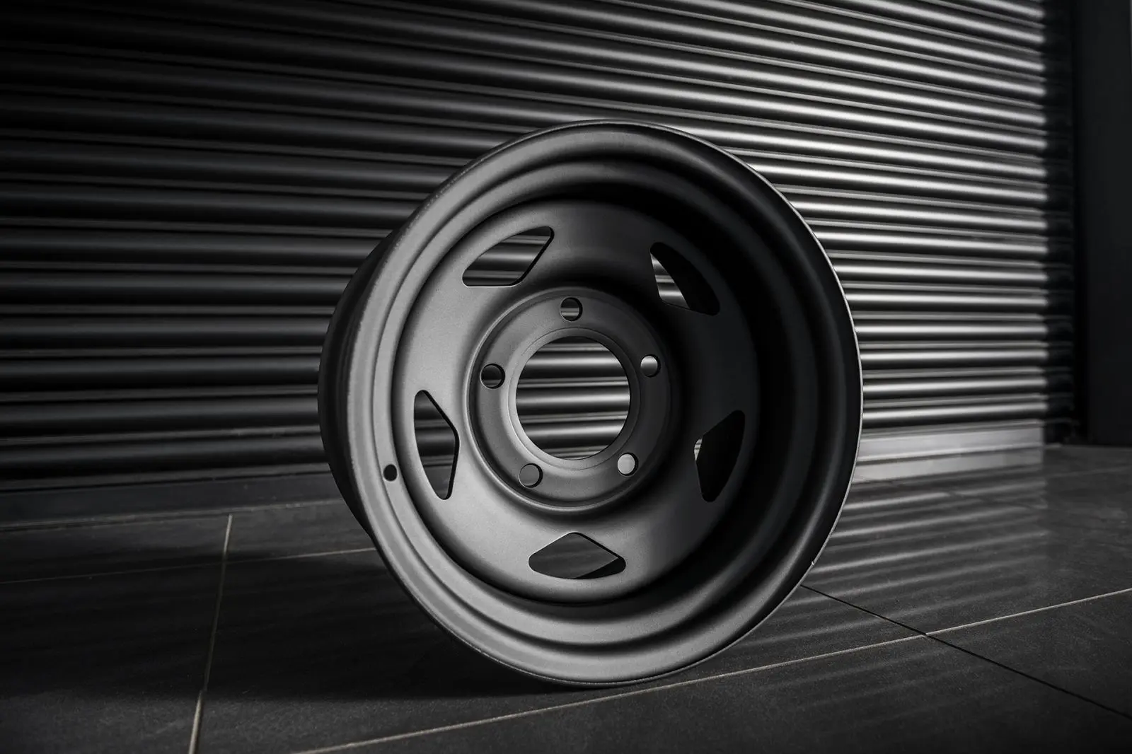 Land Rover Defender (1991-2016) Steel Wheels - 1947 Heritage - Image 4