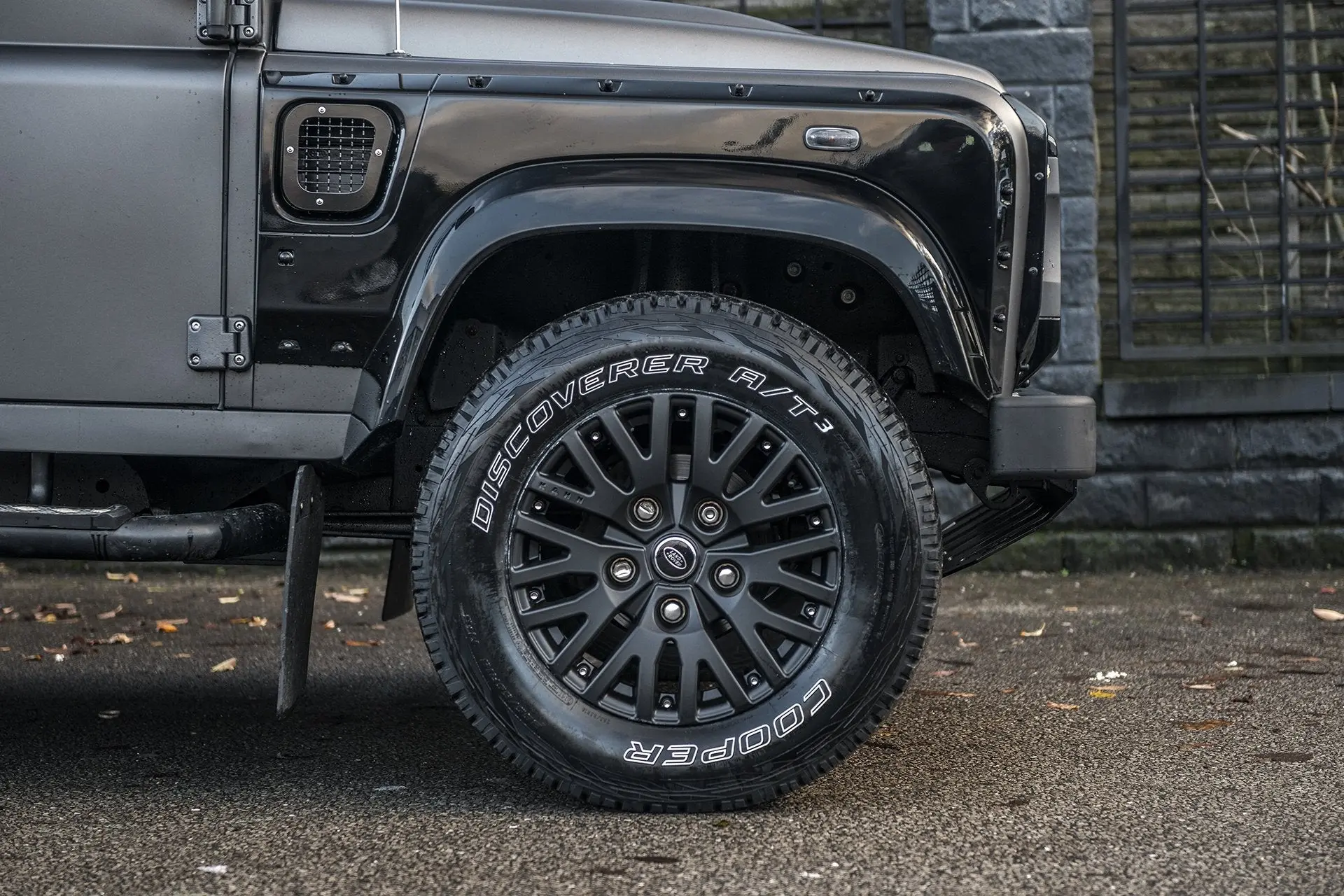 Land Rover Defender (1991-2016) Alloy Wheels - 1983 - Image 7