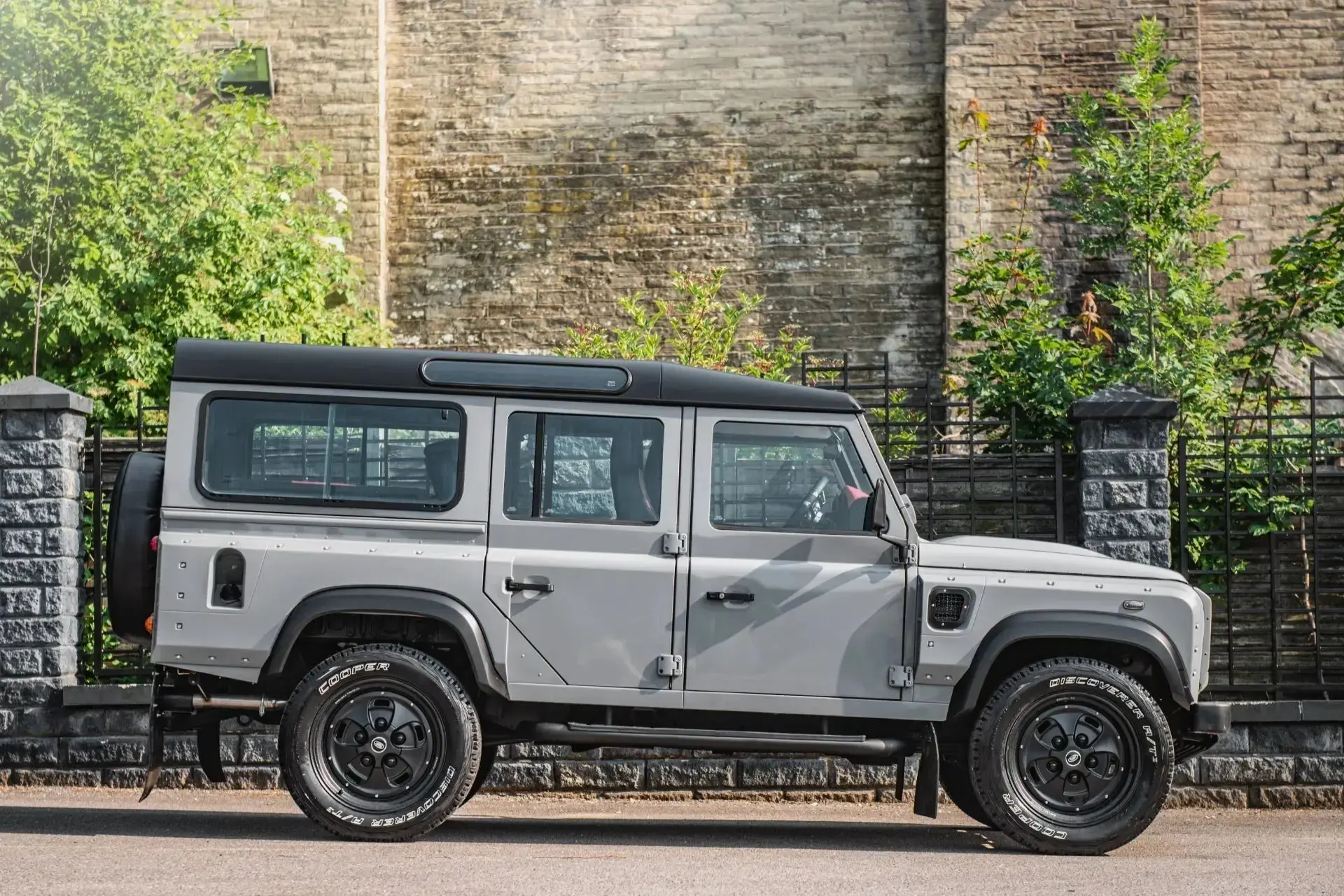 Land Rover Defender (1991-2016) RS-Forged Alloy Wheels - Rostyle Inspired - Image 3