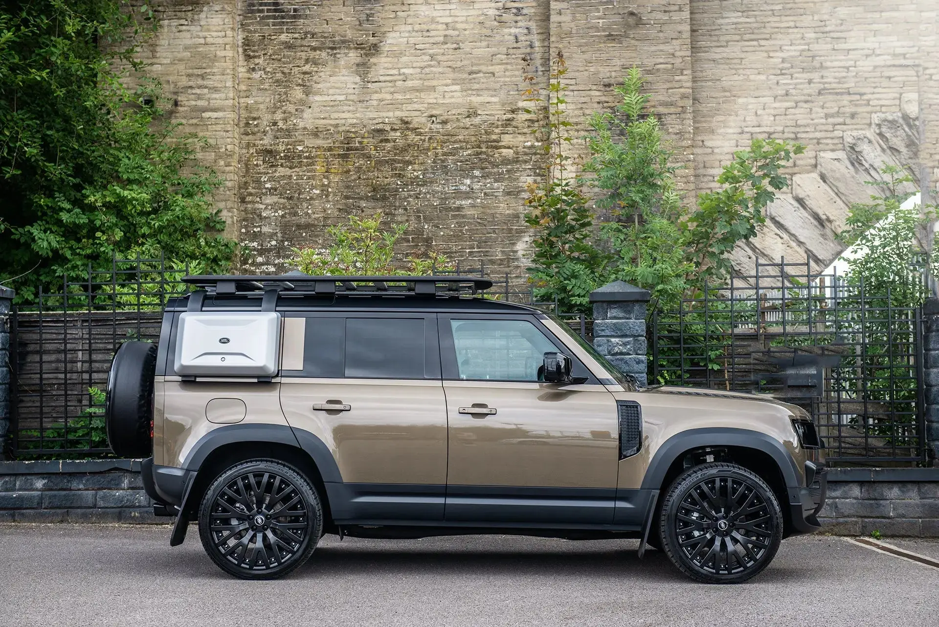 Land Rover Defender (2020 Onwards) Alloy Wheels - RS-2 Light - Image 3