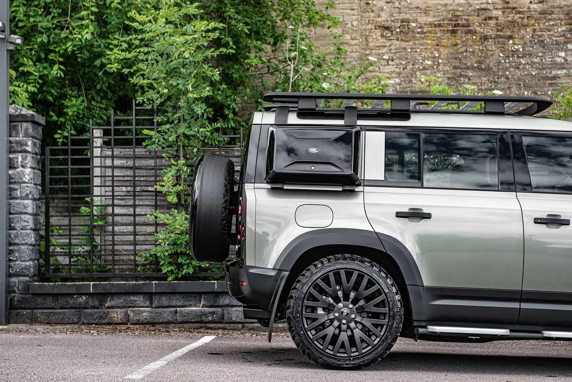 Land Rover Defender (2020 Onwards) Alloy Wheels - RS Light - Image 13