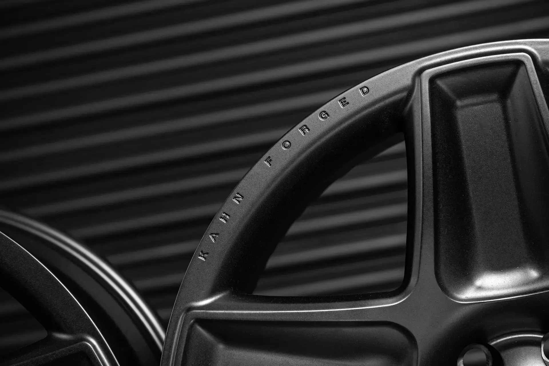 Land Rover Defender (2020 Onwards) Forged Alloy Wheels - Mondial Retro - Image 10