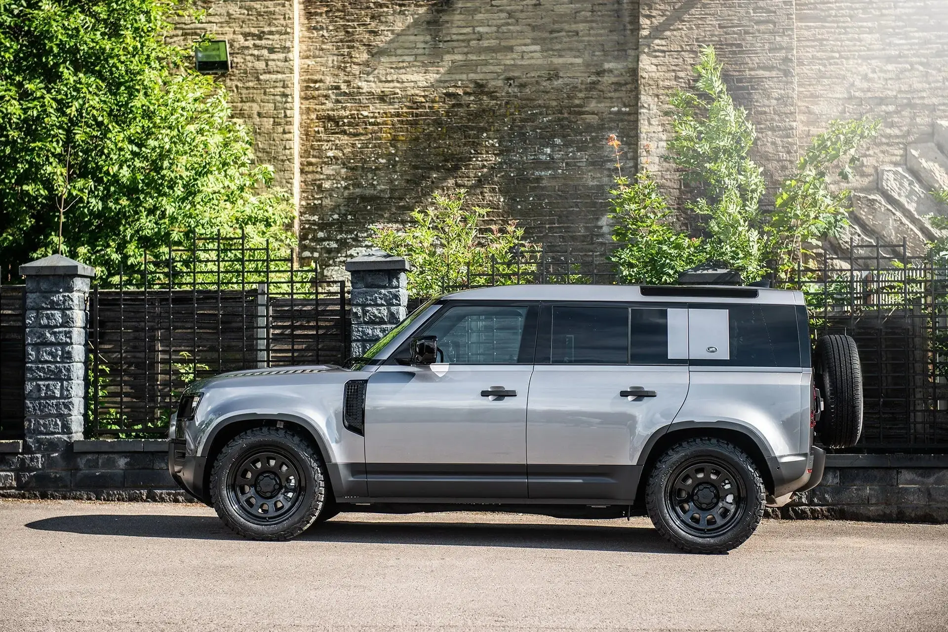 Land Rover Defender (2020 Onwards) Steel Wheels - Overland - Image 11