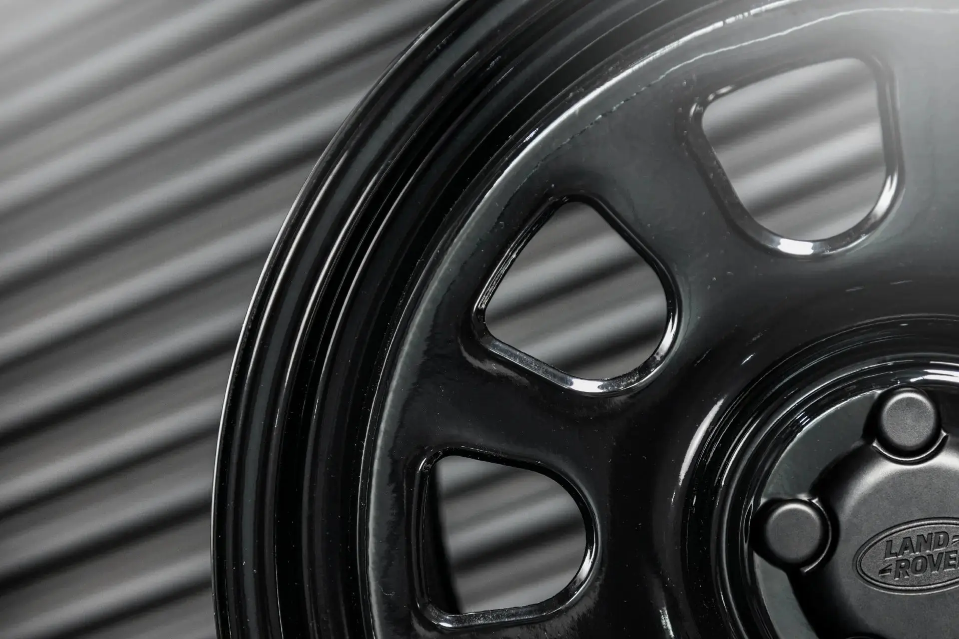 Land Rover Defender (2020 Onwards) Steel Wheels - Overland - Image 21