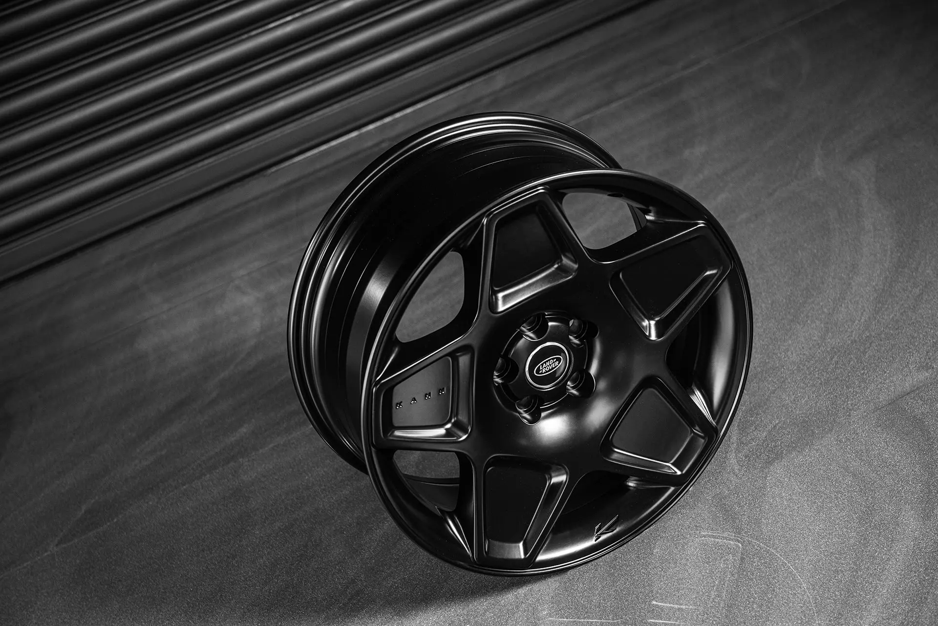Land Rover Defender (2020 Onwards) RS-Forged Alloy Wheels - Mondial Retro Light - Image 12