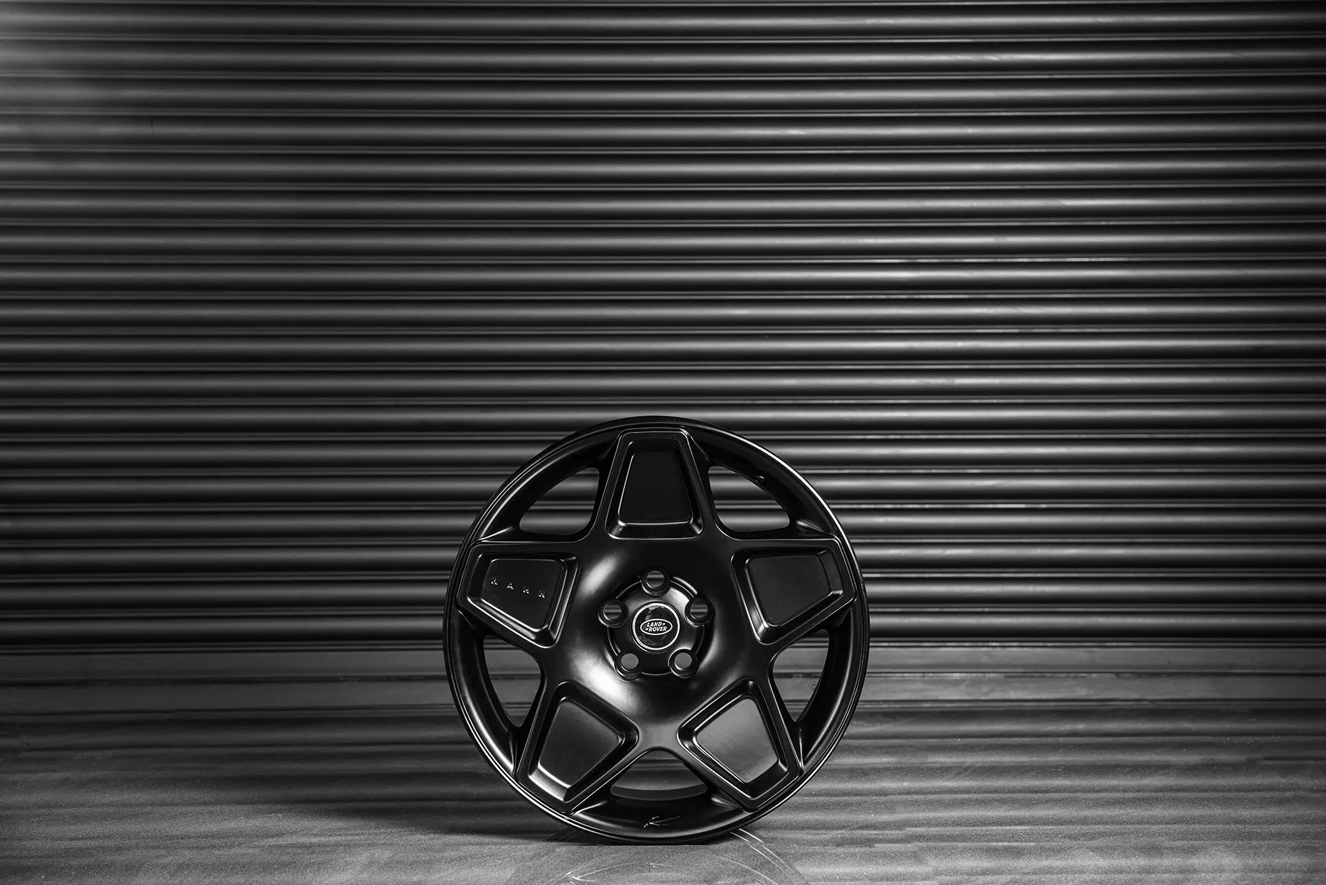 Land Rover Defender (2020 Onwards) RS-Forged Alloy Wheels - Mondial Retro Light - Image 13