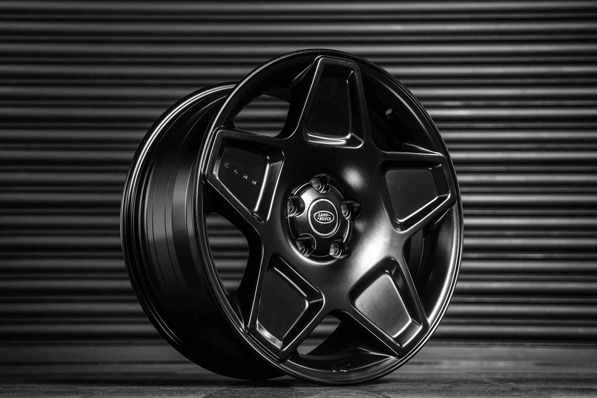 Land Rover Defender (2020 Onwards) RS-Forged Alloy Wheels - Mondial Retro Light - Image 18