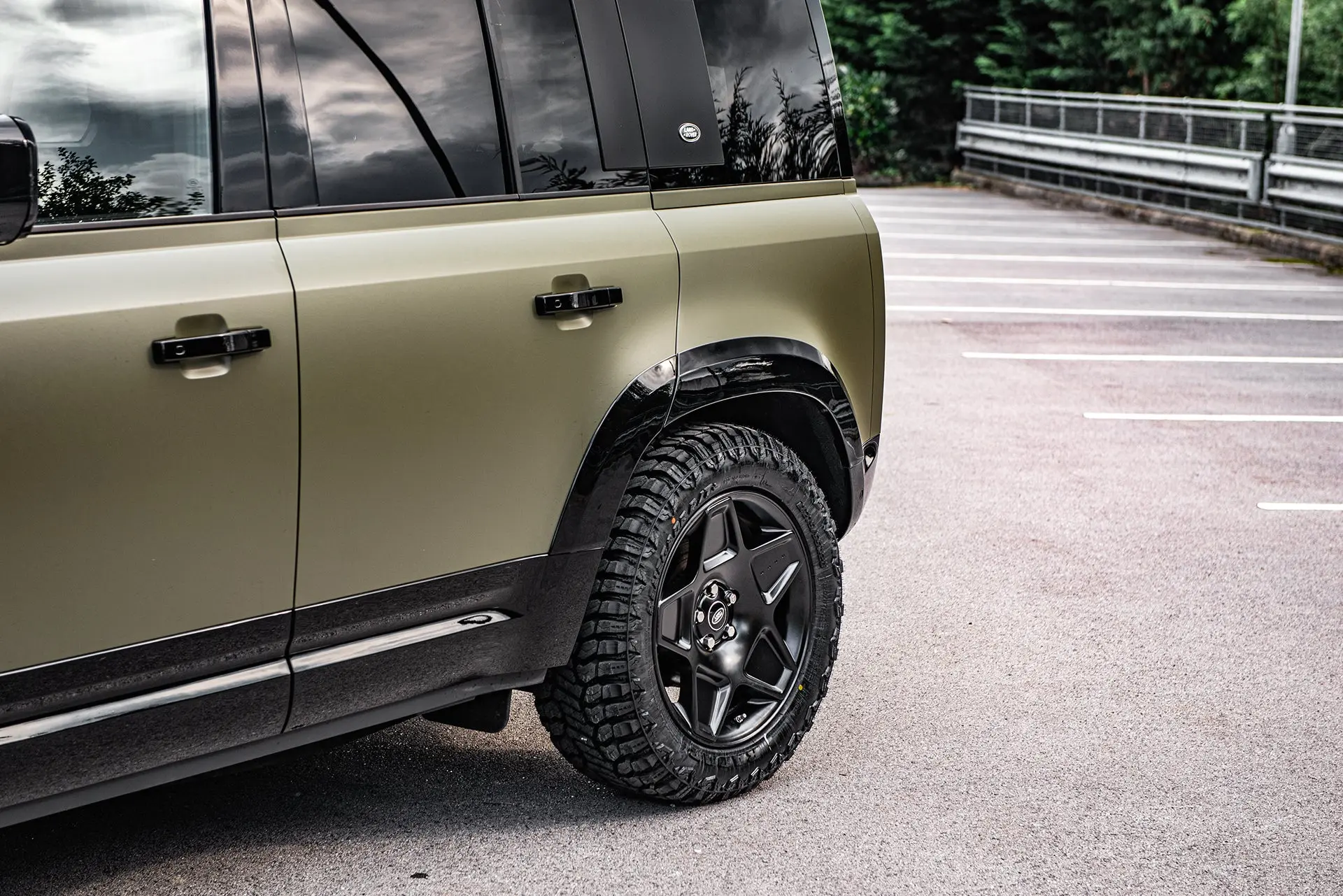 Land Rover Defender (2020 Onwards) RS-Forged Alloy Wheels - Mondial Retro Light - Image 3