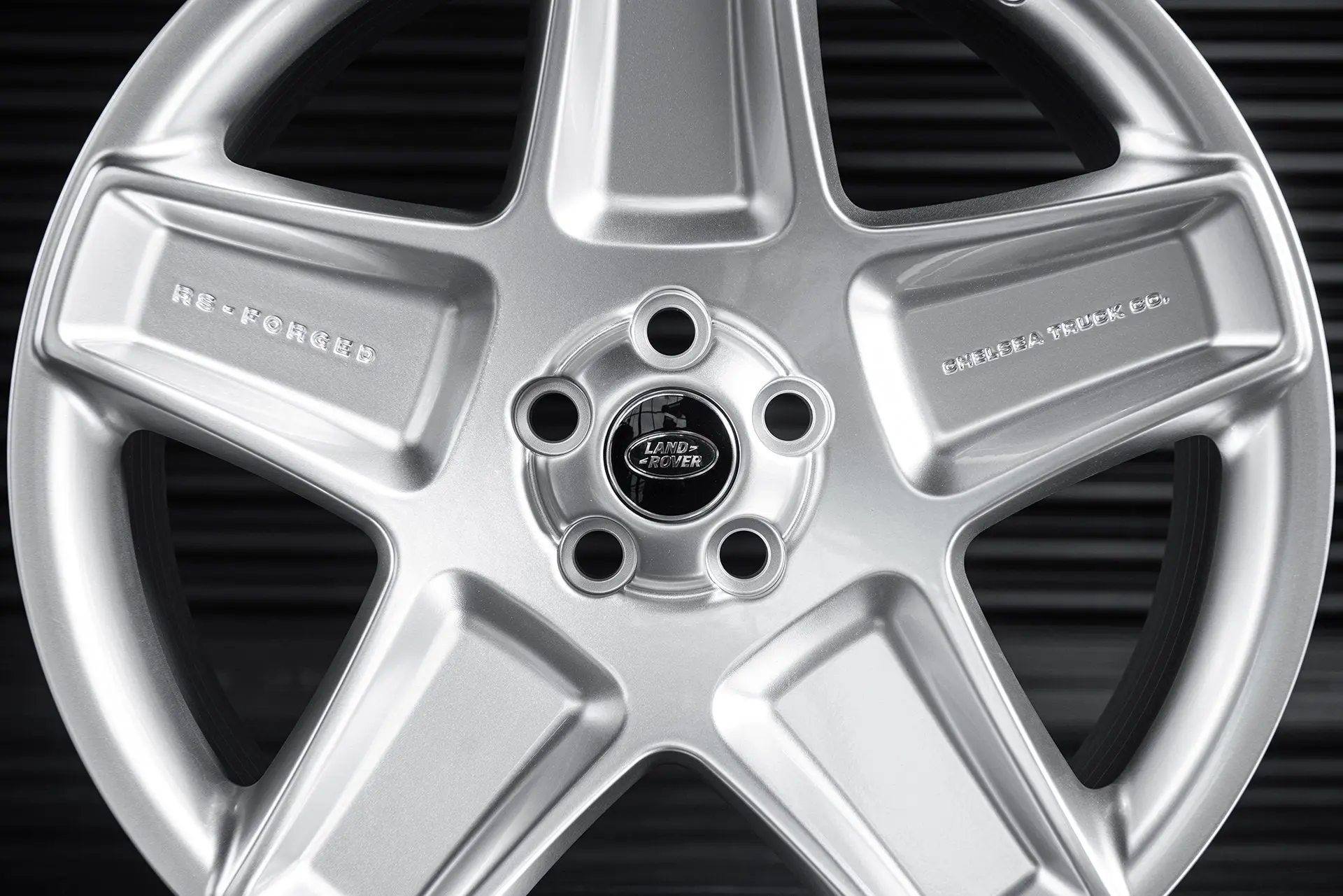 Land Rover Defender (2020 Onwards) RS-Forged Alloy Wheels - Mondial Retro - Image 4