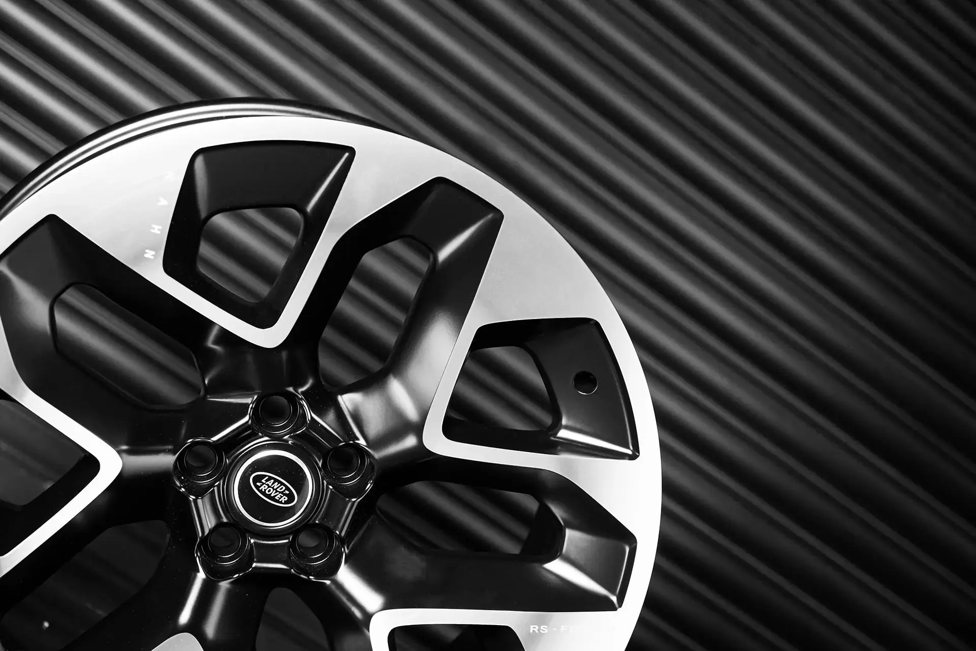 Land Rover Defender (2020 Onwards) RS-Forged Alloy Wheels - Type 60 - Image 18