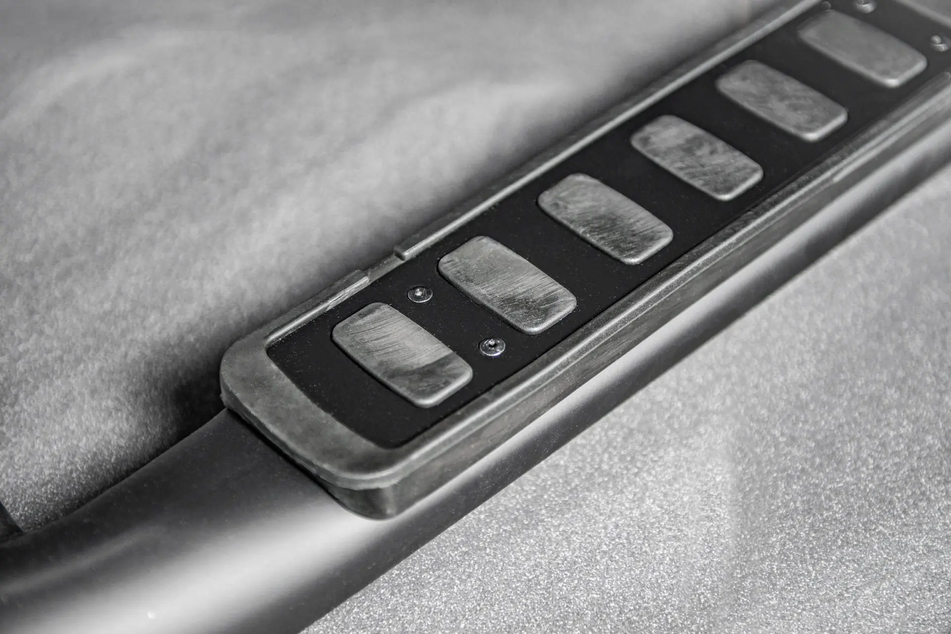 Land Rover Defender 90 (1991-2016) Side Steps - Image 6