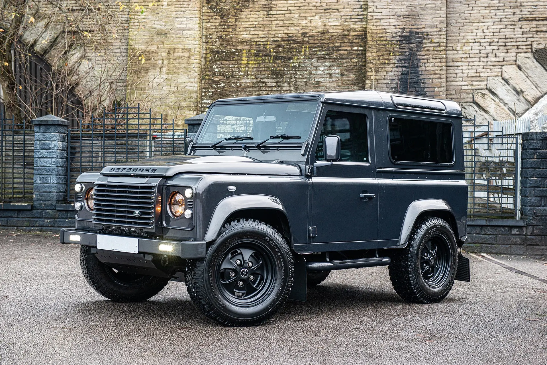 Land Rover Defender 90 (1991-2016) 25mm Suspension Lowering Kit - Image 10