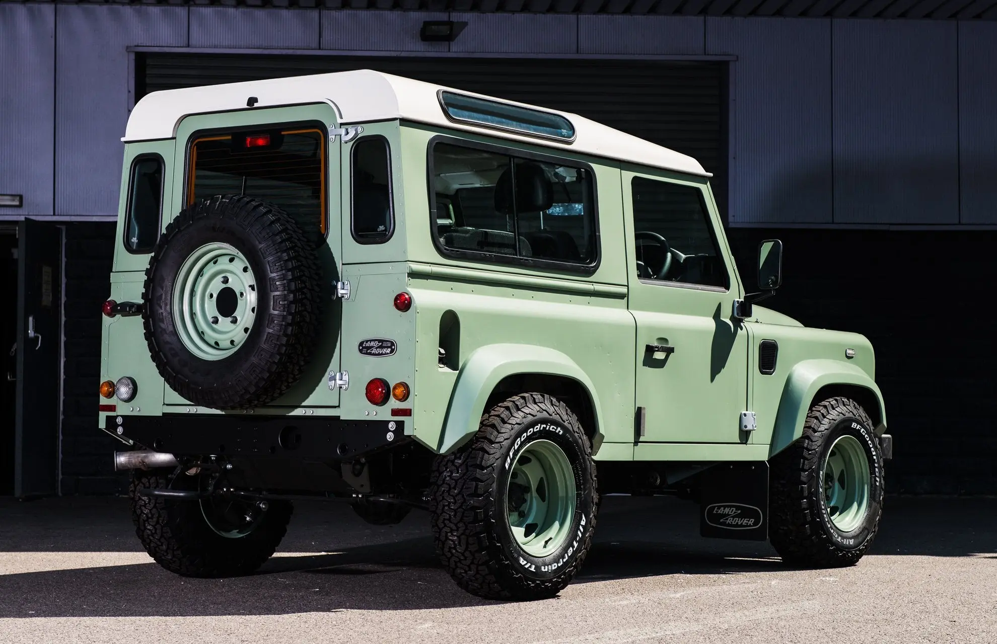 LAND ROVER DEFENDER 90 (1991-2016) WIDE FOREST WHEEL ARCHES - Image 3
