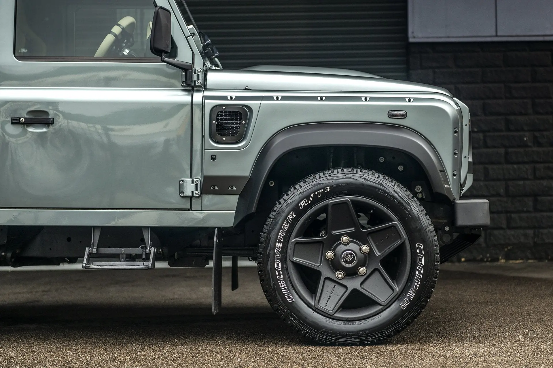 Land Rover Defender (1991-2016) RS-Forged Alloy Wheels - Mondial Retro - Image 7